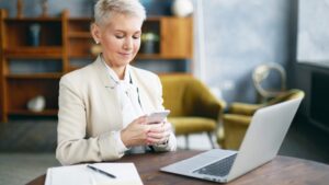 Bonus pensione: come funziona l'incentivo per chi sceglie di restare a lavoro