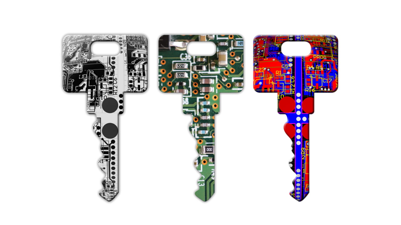 Tre chiavi colorate con circuiti, per esprimere i certificati sha-1 insicuri.